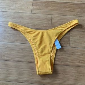 Yellow Abercrombie and Fitch bikini bottom💛🌻